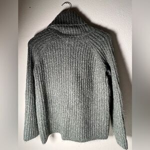 Simply Vera Wang sweater women’s size Medium